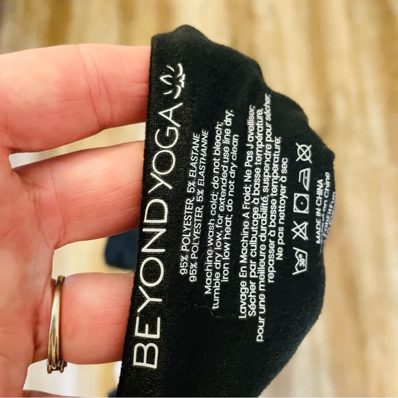 Beyond Yoga Pocket Infinity Scarf - Picture 6 of 6